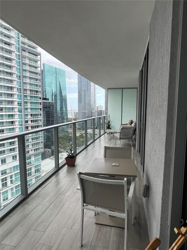 Building Photo - 1100 S Miami Ave