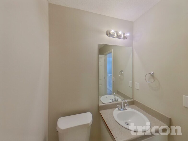 Building Photo - 241 Amy Blvd