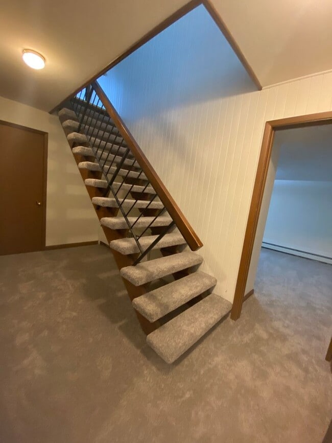 Building Photo - Stunning 3 bed, 2 bath home in historic Ro...