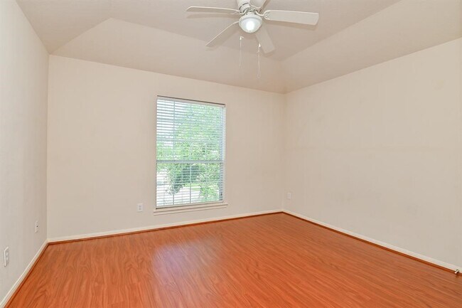 Building Photo - 1030 Riverwood Dr