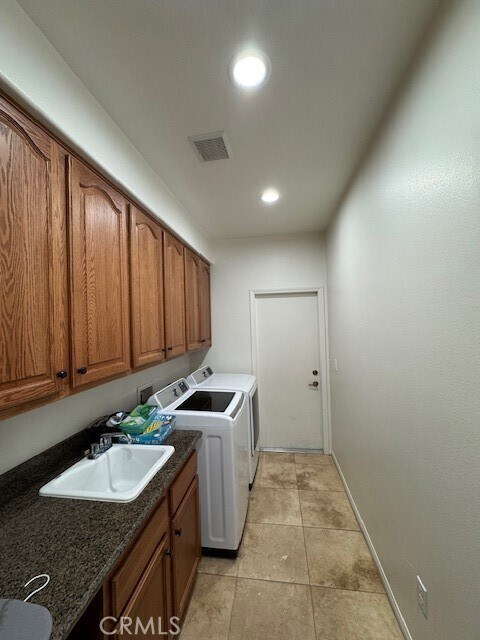 Building Photo - 21650 Skyhill Pl