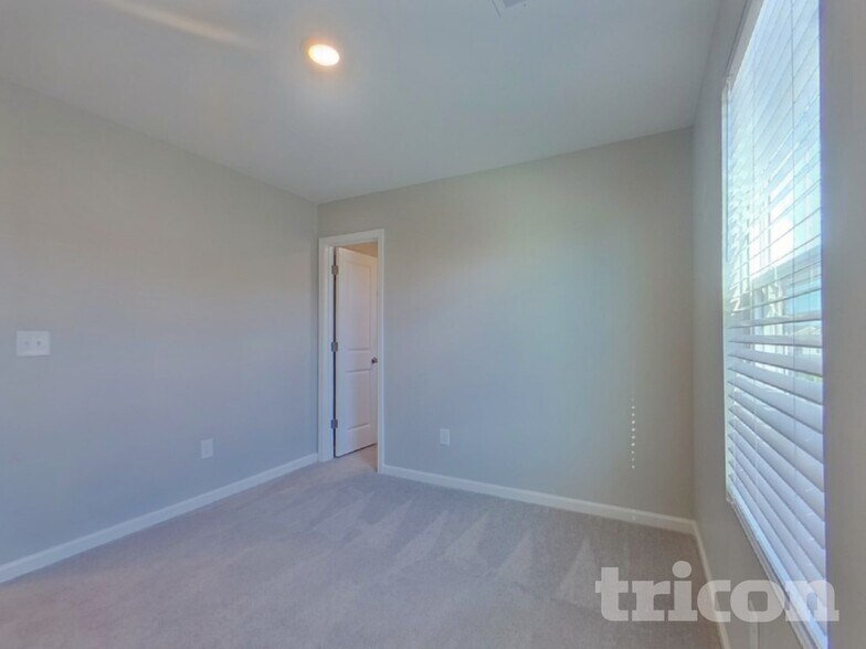 Building Photo - 1918 Landrow Ln