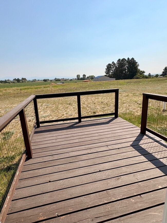 Building Photo - 6963 Green Meadow Dr