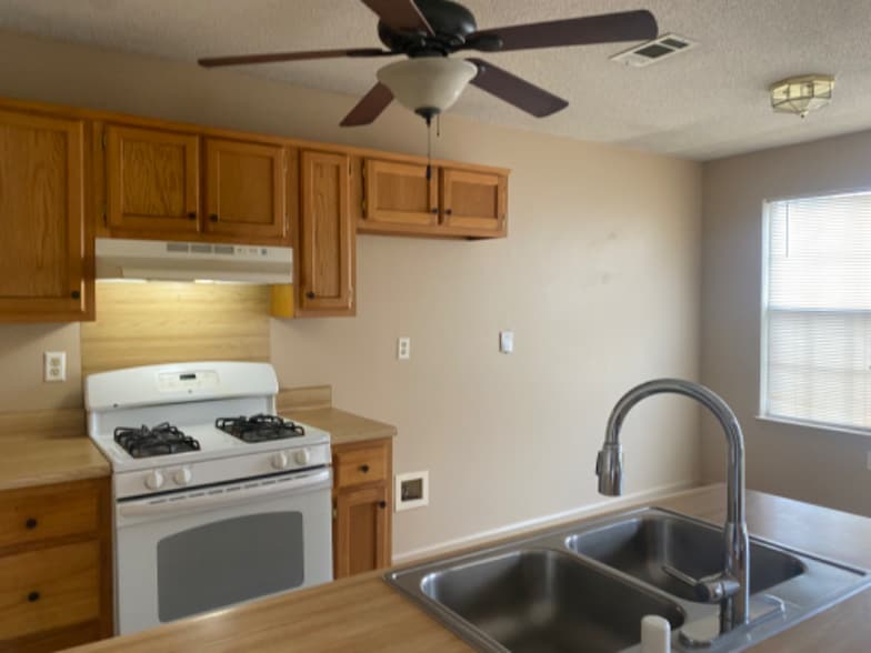 Building Photo - 5530 Arthur Dr