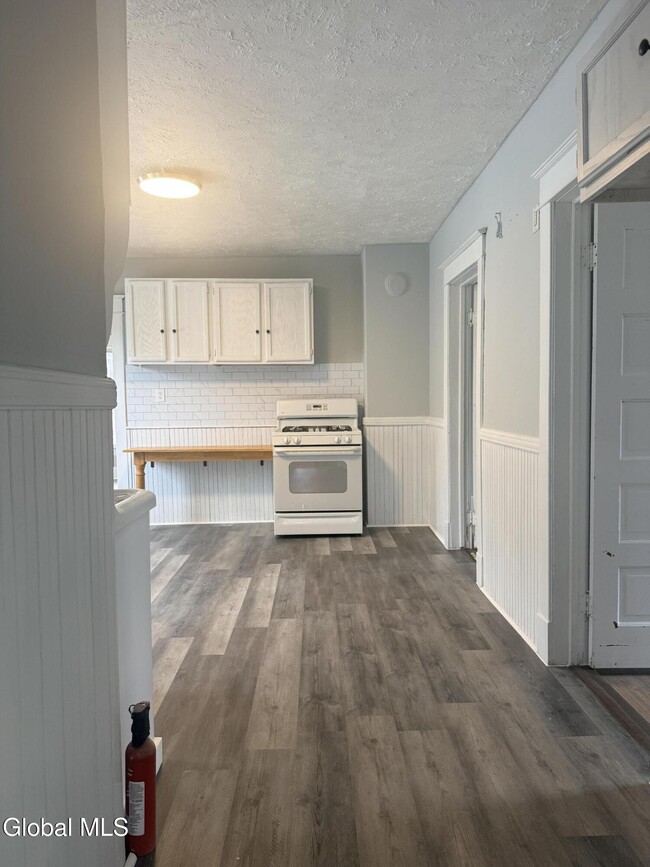 Building Photo - 49 Elizabeth St