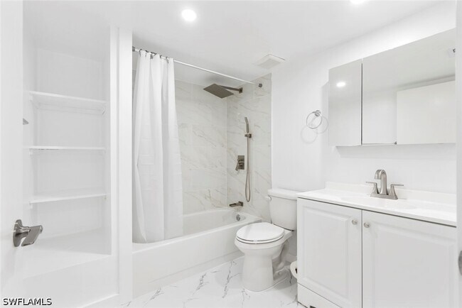 Building Photo - 151 Cypress Way E