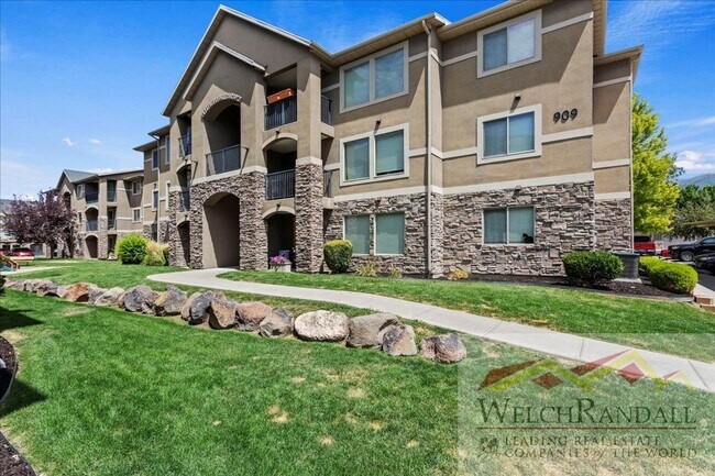 Primary Photo - Beautiful 3 Bed 2 Bath Condo in Layton