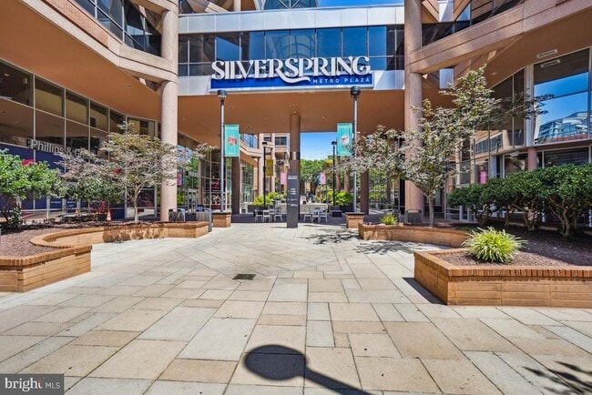 Building Photo - 7607 Eastern Ave NW