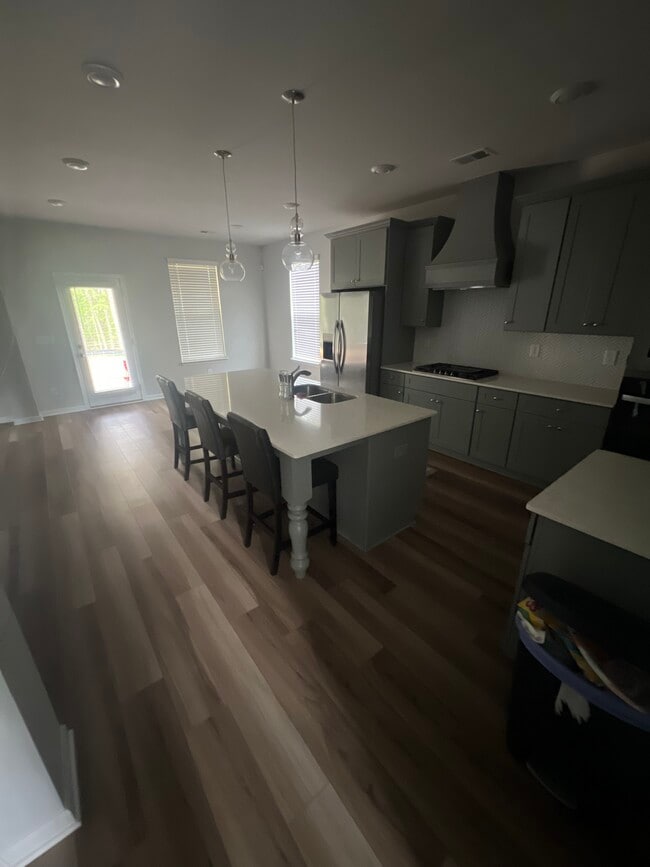 Building Photo - 115 Cooper Cove E