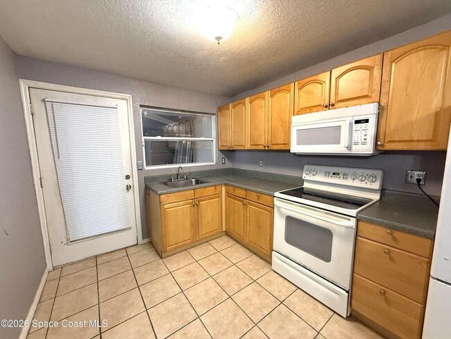 Building Photo - 2127 Smathers Cir N