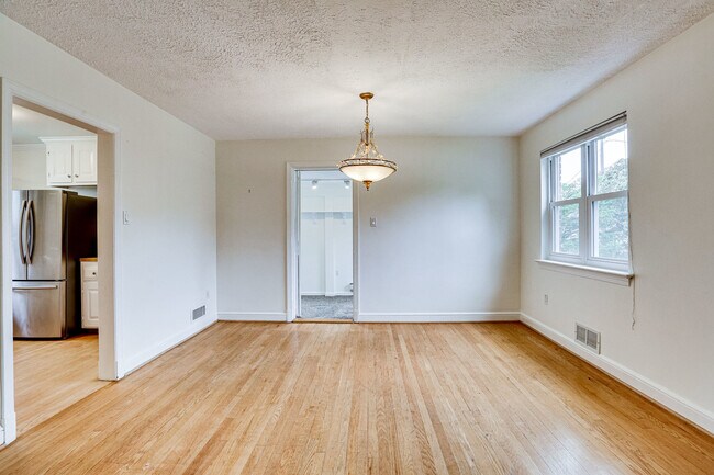 Building Photo - 5610 Wilson Blvd