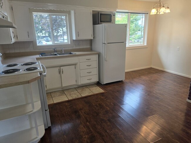 Building Photo - 3 bed 2 bath Family Home for Rent in Grant...