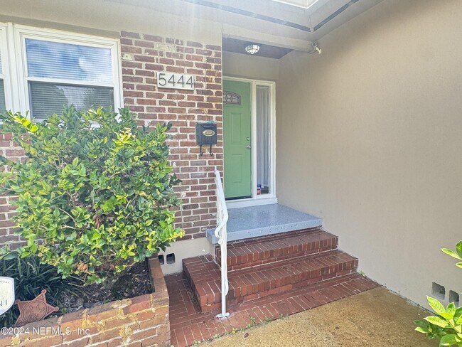 Building Photo - 5444 Los Santos Way