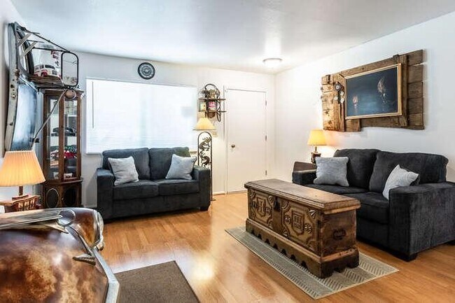 Building Photo - 10545 W Coggins Dr