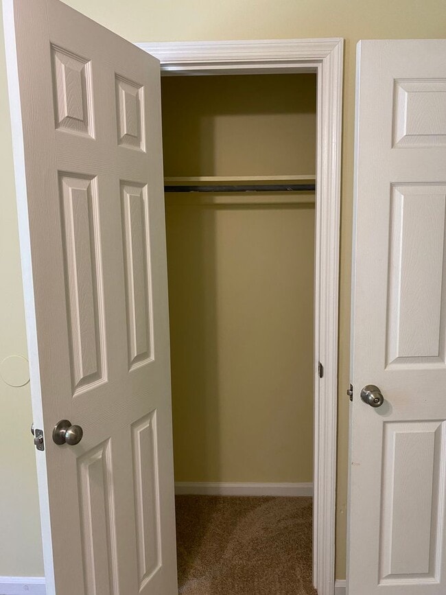 Building Photo - $500.O0 OFF MOVE IN SPECIAL!!