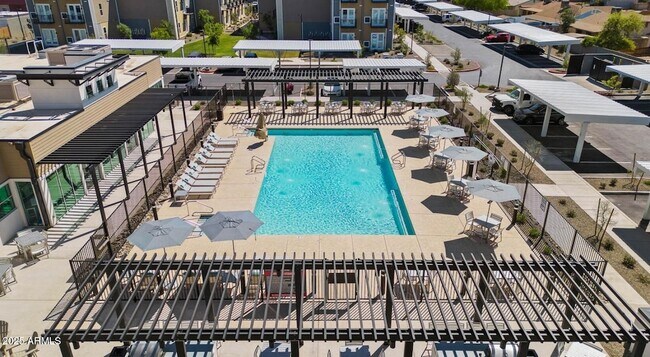 Building Photo - 6025 W Thomas Rd