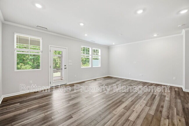 Building Photo - 260 Garden Vine Trl