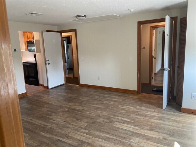 Building Photo - 574-576 State St