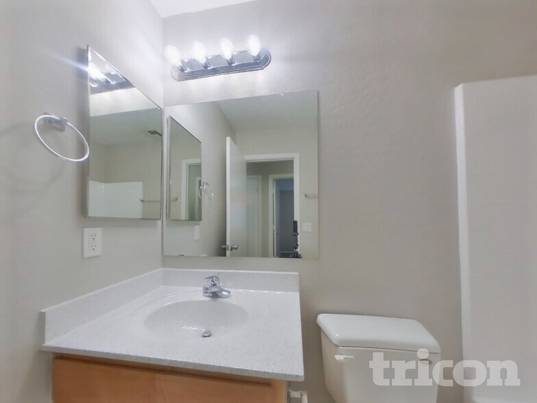 Building Photo - 15456 W Desert Mirage Dr