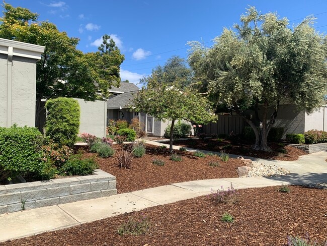 Building Photo - 124 Milmar Way