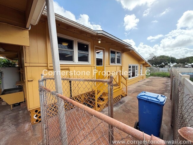 Building Photo - 1468 Noelani St