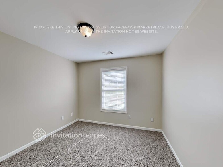 Building Photo - 4730 Camelot Dr