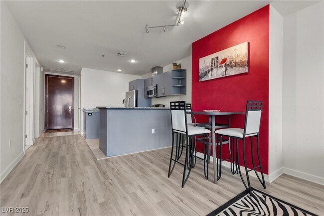 Building Photo - 4575 Dean Martin Dr