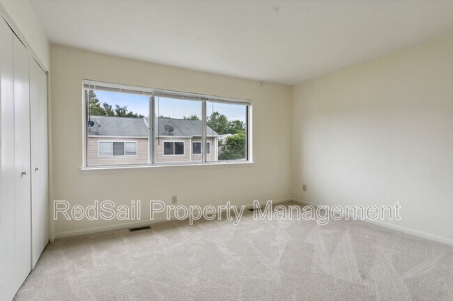 Building Photo - 3823 Staffordshire Ln
