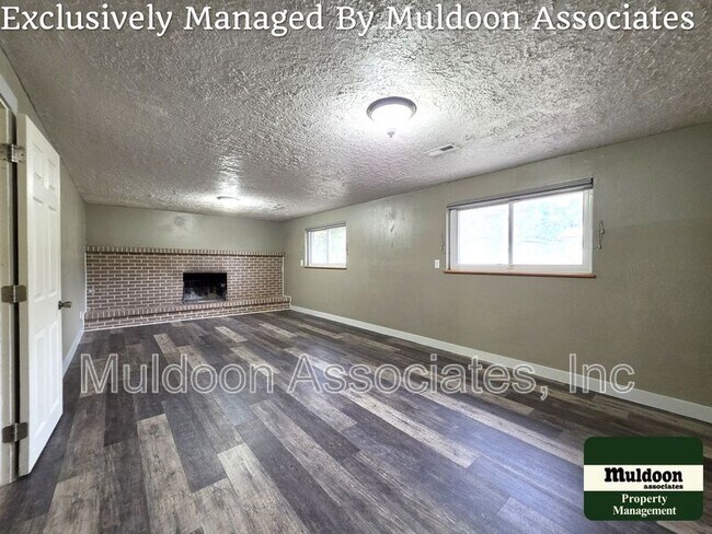 Building Photo - 1450 Luna Vista St