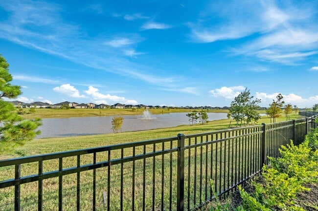 Building Photo - 27439 Sunterra Village Dr