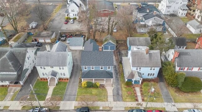 Building Photo - 111 Elmwood Pl