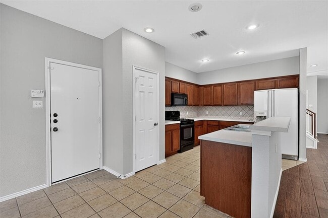 Building Photo - 319 Bandstand Ln