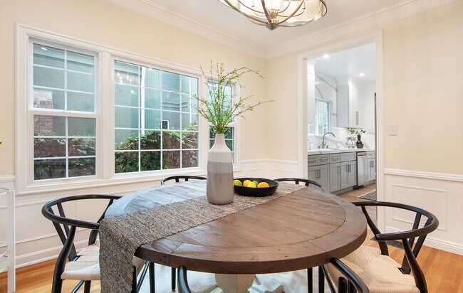 Building Photo - 422 Smithwood Dr