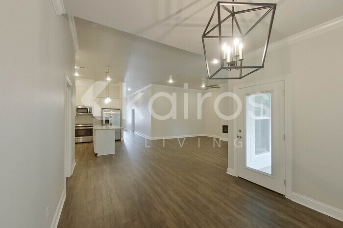 Building Photo - 6536 Roux Dr