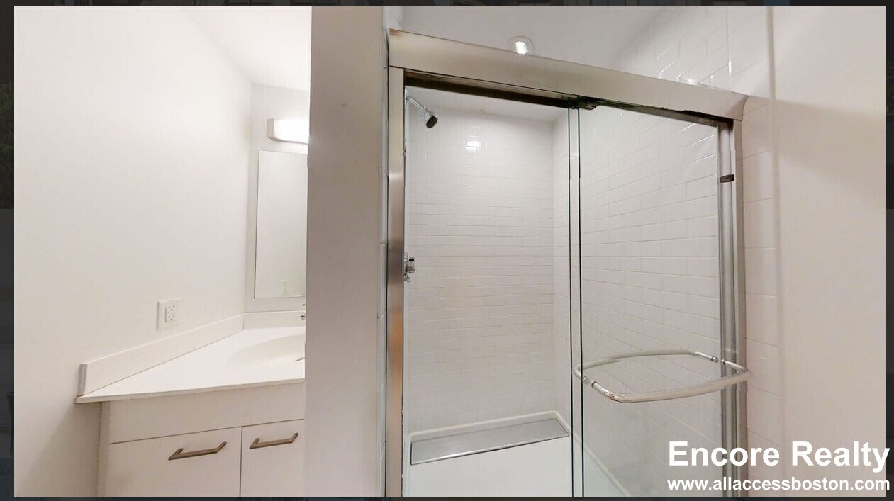 Building Photo - 1080 Boylston St