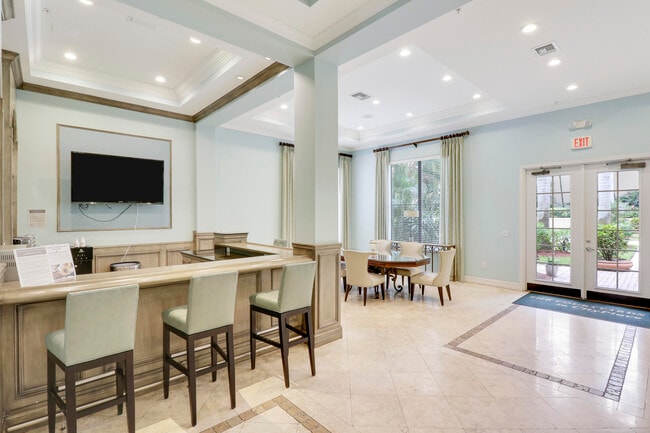 Building Photo - 630 S Sapodilla Ave