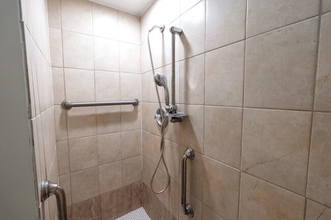 Building Photo - 4617 Grove Ave