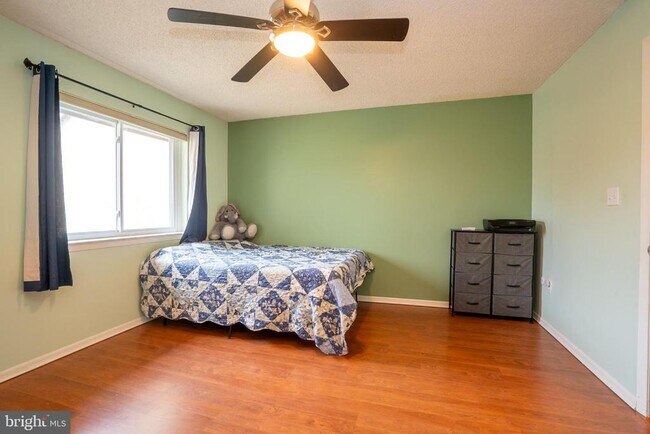 Building Photo - 16 Thoreau Dr