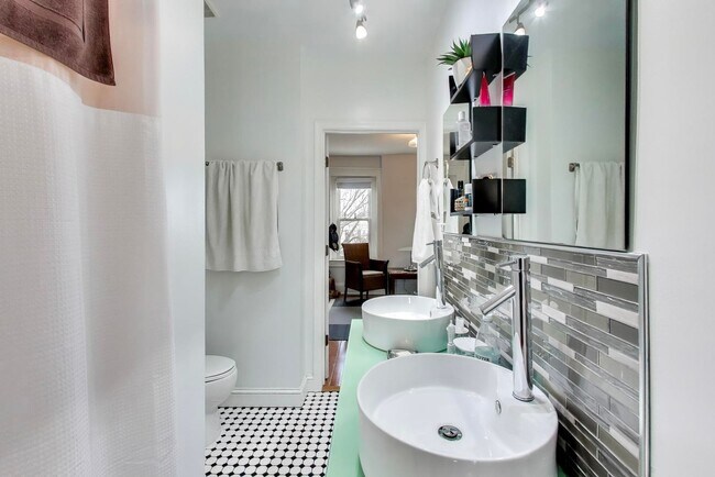 Building Photo - Sprawling 5 Bed, 3 Bath, Two Kitchens, Dual Back Decks, Two Office/Den Townhouse, 2 WD in Unit - ...