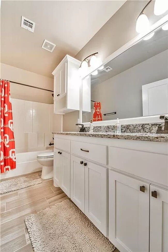 Building Photo - Stunning 4 Bed, 3 (Full) Bath in Norman