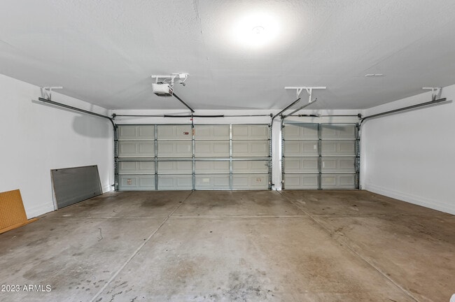 Building Photo - 4728 E South Fork Dr