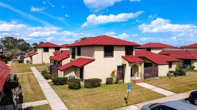 Building Photo - 467 Hunter Cir