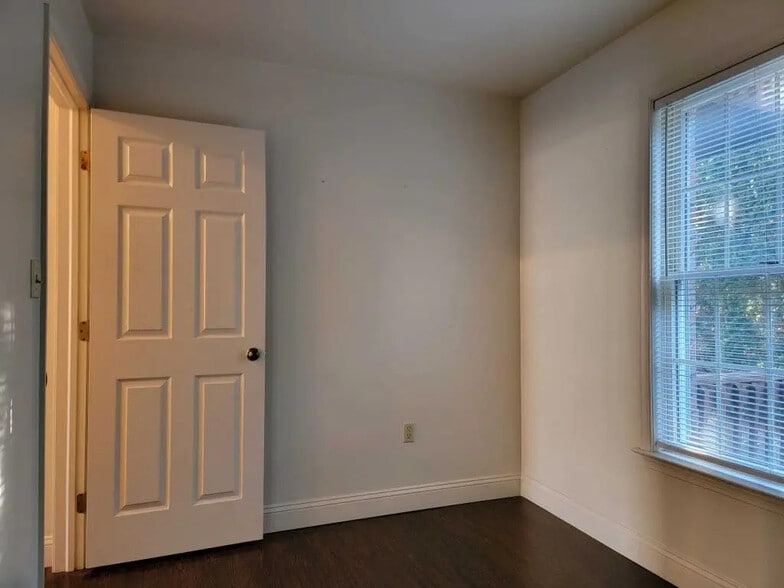 Building Photo - 1543 Lincoln Heights Ave