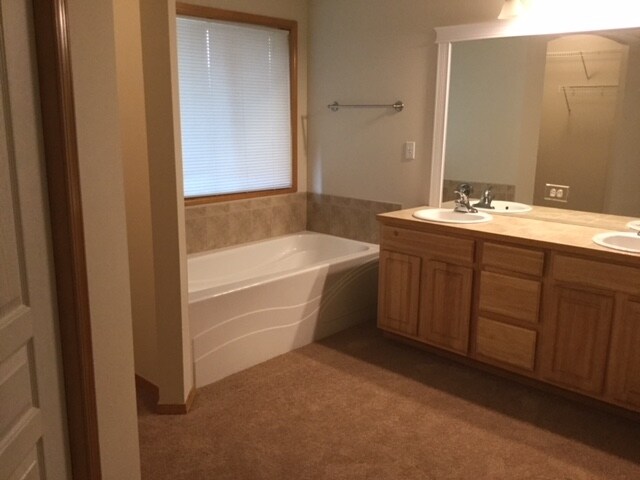 Building Photo - 14001 122nd Ave E