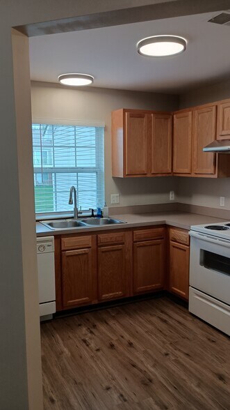 Building Photo - 2256 Monarch Dr