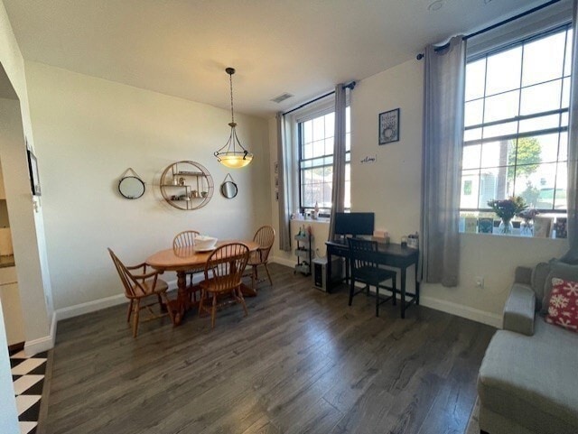 Building Photo - 10 Weston Ave