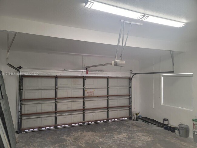 Building Photo - 14765 SW 132nd Pl