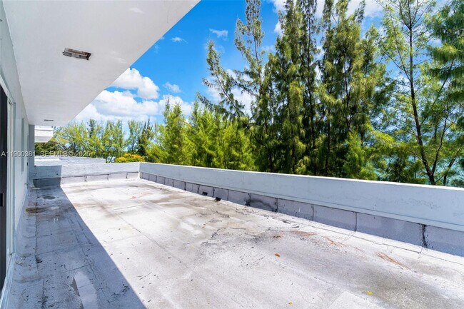 Building Photo - 14820 Naranja Lakes Blvd