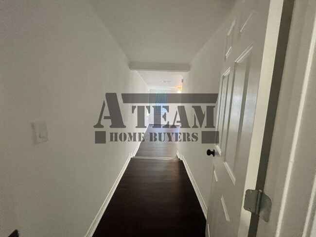 Building Photo - Fully Remodeled 3 Bedroom 2 Bathroom