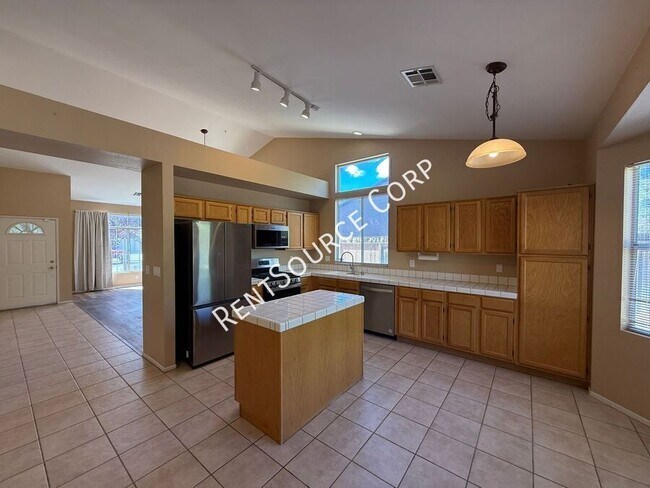 Building Photo - 38758 Almador Ct